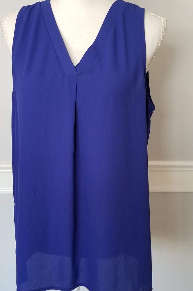 Royal Blue sleeveless Sz Med Top

Like new